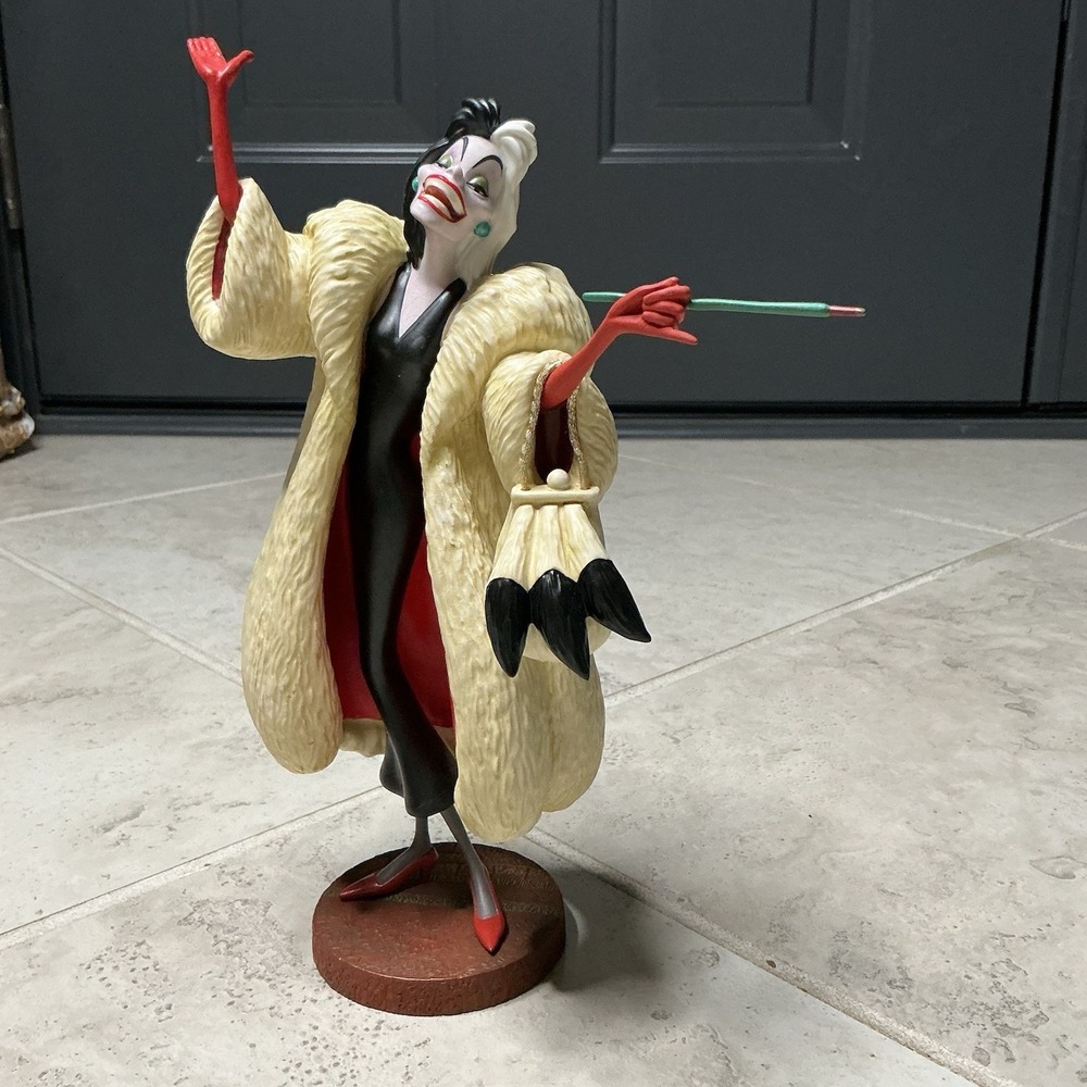 WDCC RETIRED Cruela De Vil  NIB  101 Dalmatians Anita Darling 1995 Members Only